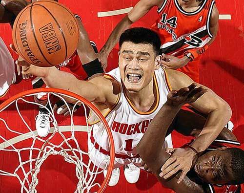 姚明，NBA的巨人身影