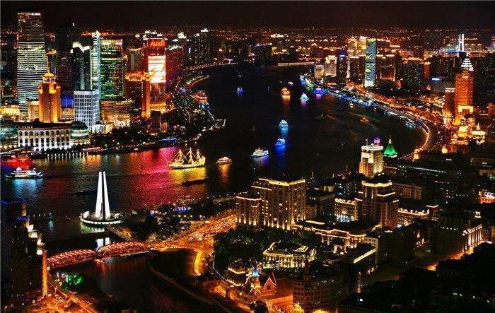 邵阳vs深圳夜景直播视频，一座小城的烟火与一座大城的灯光，谁更懂夜的美？