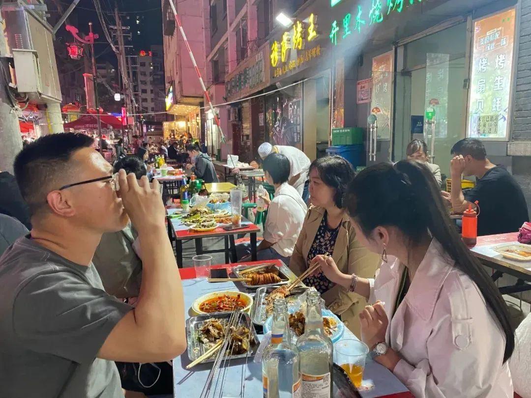 淄博vs临沂篮球直播视频，山东两大烧烤之都的篮球暗战，谁更会整活儿？