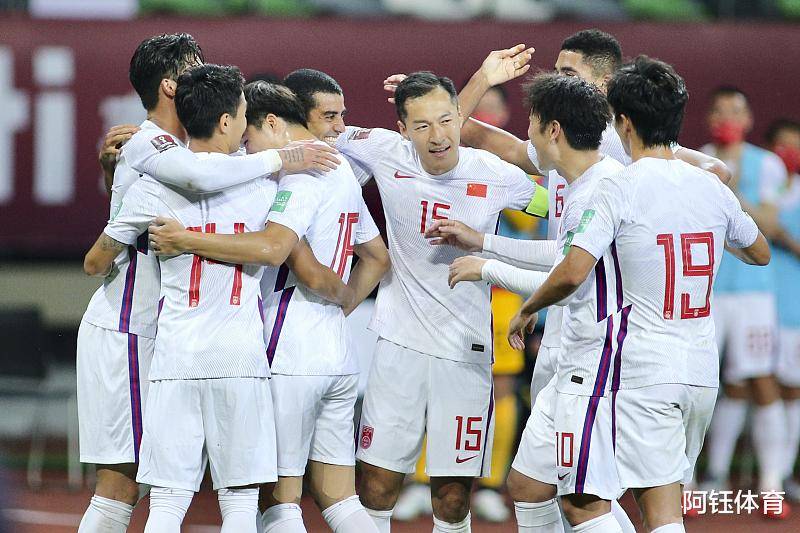 央视直播国足vs韩国视频，一场让熬夜变得值得的比赛