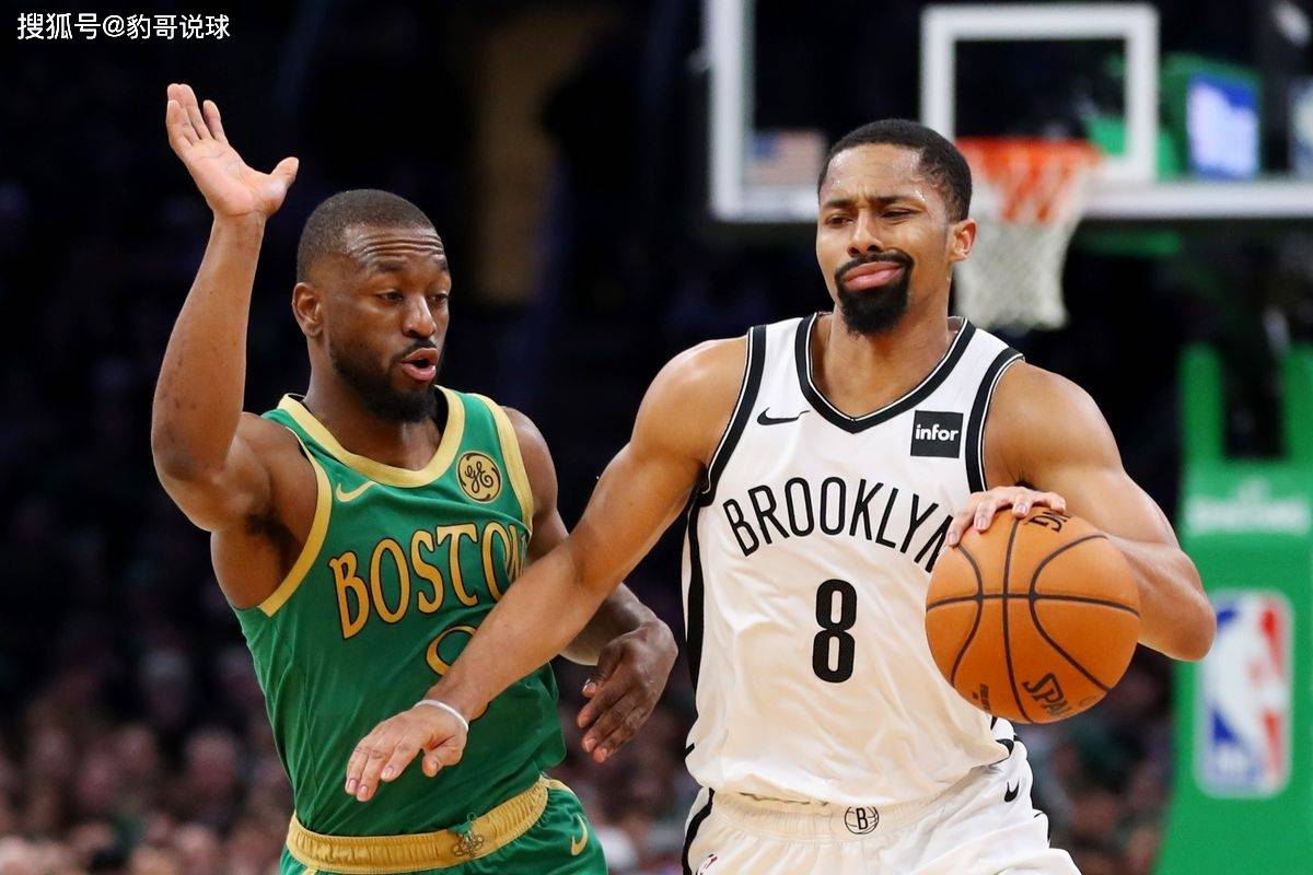爵士 vs 篮网视频直播，今晚我打算窝沙发上，边嗑瓜子边看这俩队怎么互殴