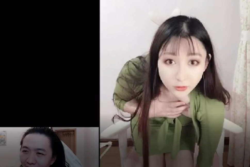科比直播vs女主播视频，一次技术宅的深夜探索，我发现了流量世界的底层逻辑