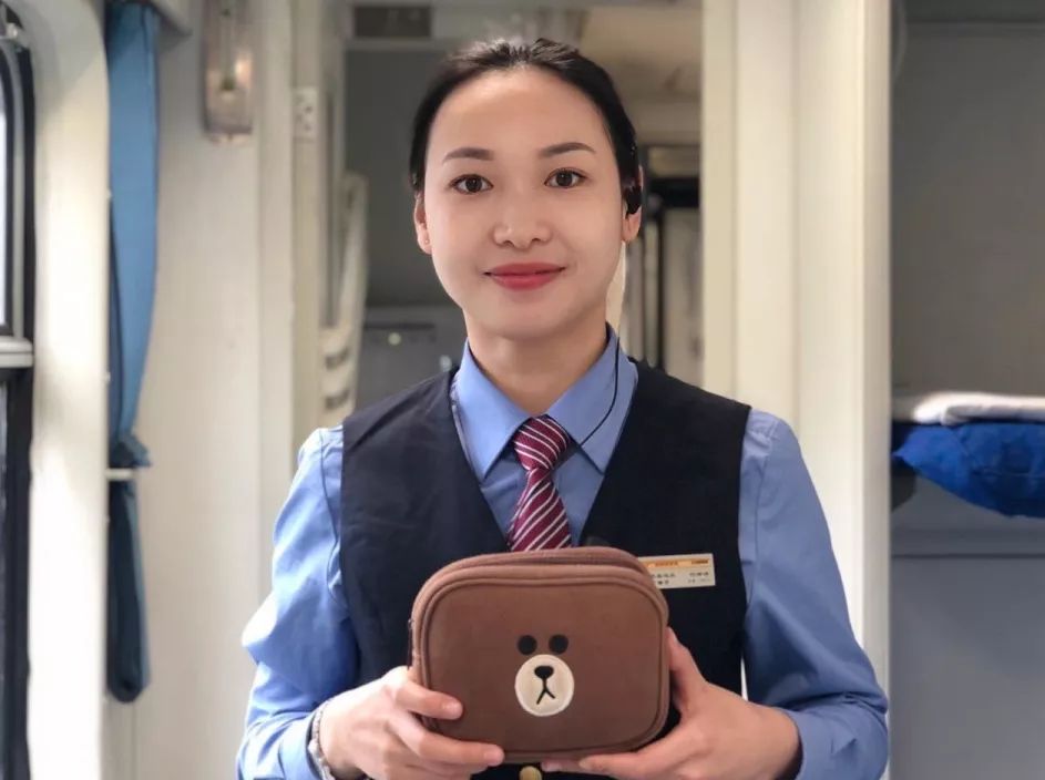 乘务员的小秘密，一次意外的车厢换座