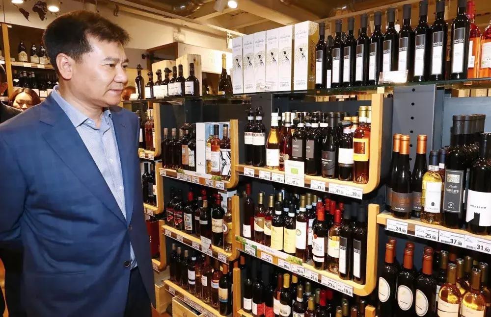 苏宁甩卖家乐福，52亿入局，200万离场