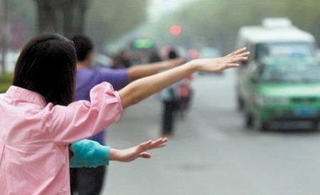女子打车问能否开窗被怼有优越感，一次关于文明与理解的微小冲突