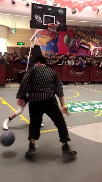 头盔哥vs王晶直播视频，一场街头篮球与商业逻辑的碰撞