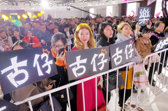 唐山vs玉泉超人视频直播，一场全民围观的草根江湖对决