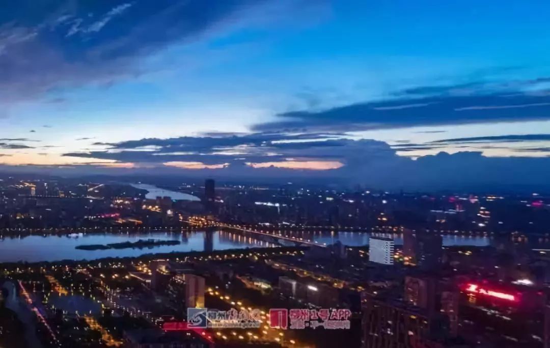 苏州vs柳州夜景直播视频，两座城的夜晚，谁更值得你熬夜看？