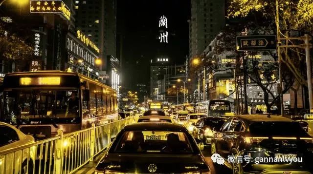 兰州 vs 上海夜景直播视频，我在两个城市的 深夜镜头 里，看到了完全不同的中国